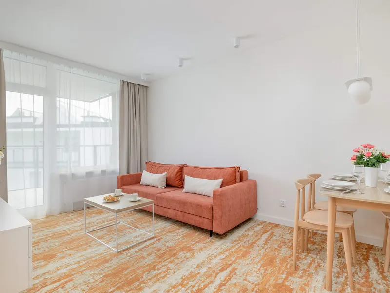 Bright Apartment | Parking, Balcony, 10 min to the Beach – photo 1