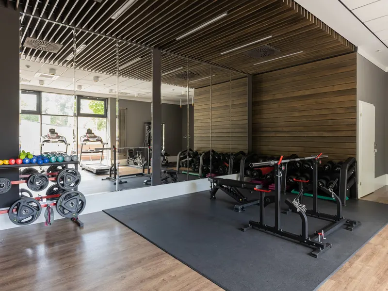 Geräumige Wohnung mit Balkon | Parkplatz | Fitnessraum – Foto 5