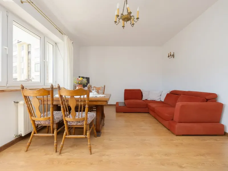 Spacious Apartment with Parking by Noclegi Renters – photo 5