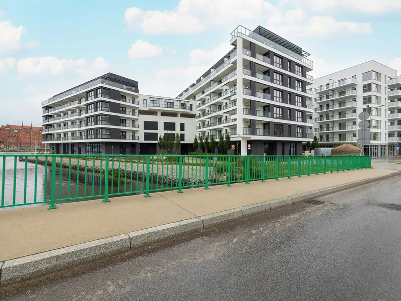 Modern Apartment | Water View, Balcony and Parking – photo 5