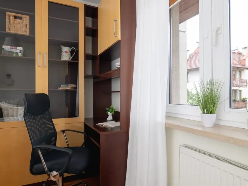 Gemütliche Wohnung | Balkon, Parkplatz, Arbeitsraum – Foto 3