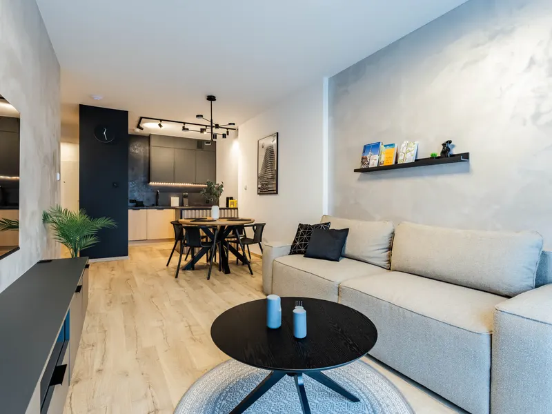 Moderne Wohnung | Parkplatz, Balkon, Klimaanlage – Foto 1