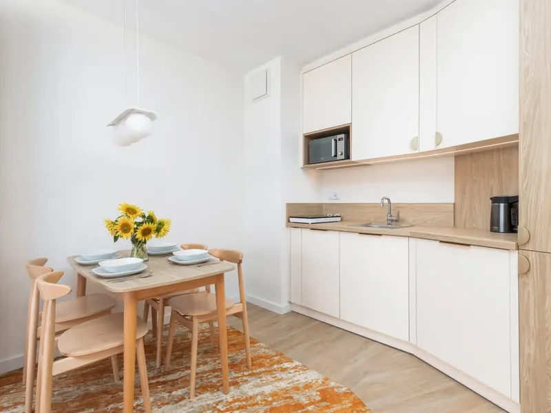 Modern Apartment with Balcony | Parking, 450 m to the Beach – photo 5