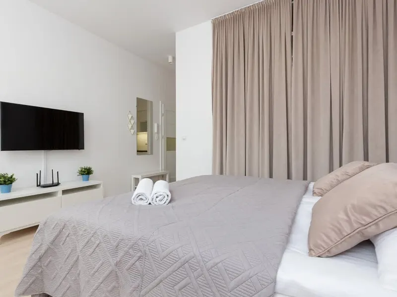 Elegant Studio with Balcony | Parking | Close to the Airport – photo 4