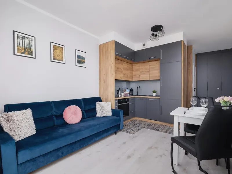 Spacious Apartment | Private Parking and Balcony – photo 1