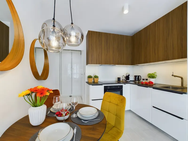 Modern Apartment | Parking in Garage | Balcony and Workspace – photo 4