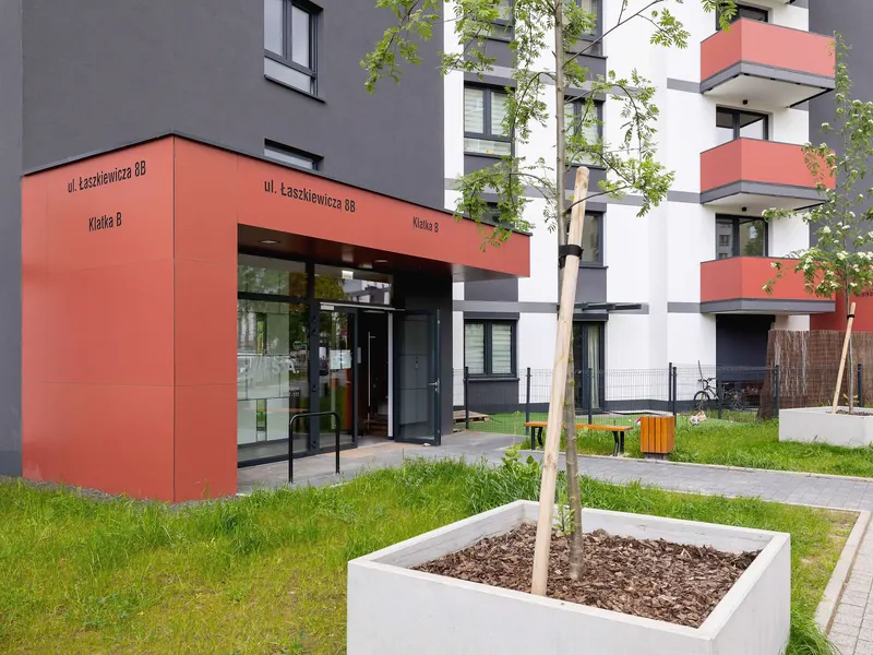Klimatisierte Wohnung | Parkplatz, Balkon und Arbeitsraum – Foto 5
