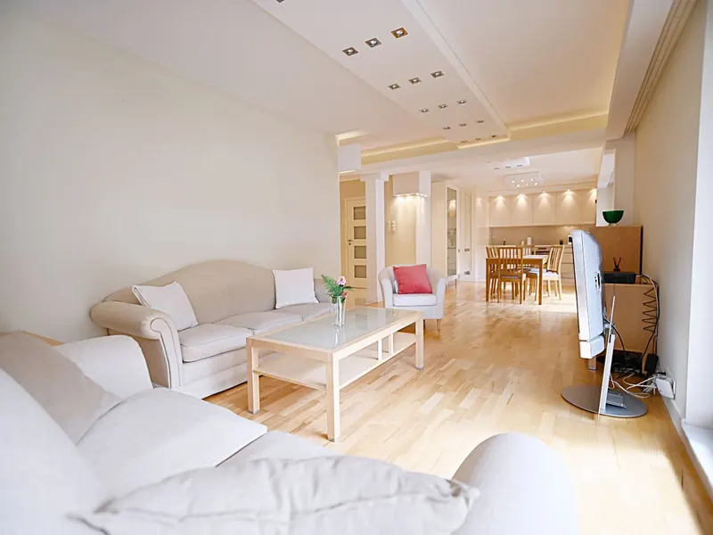 Przestronny Apartament | 4 Sypialnie, Parking, Balkon – zdjęcie 2