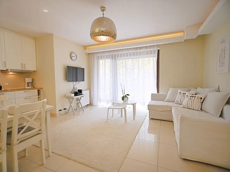 Przestronny Apartament | Parking, Wanna, Balkon, 2 Łazienki – zdjęcie 1