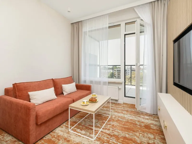 Modern Apartment with Balcony | Close to the Beach, Parking – photo 1