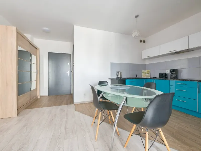 Klassisches Apartment im Zentrum | Balkon und Parkplatz – Foto 4