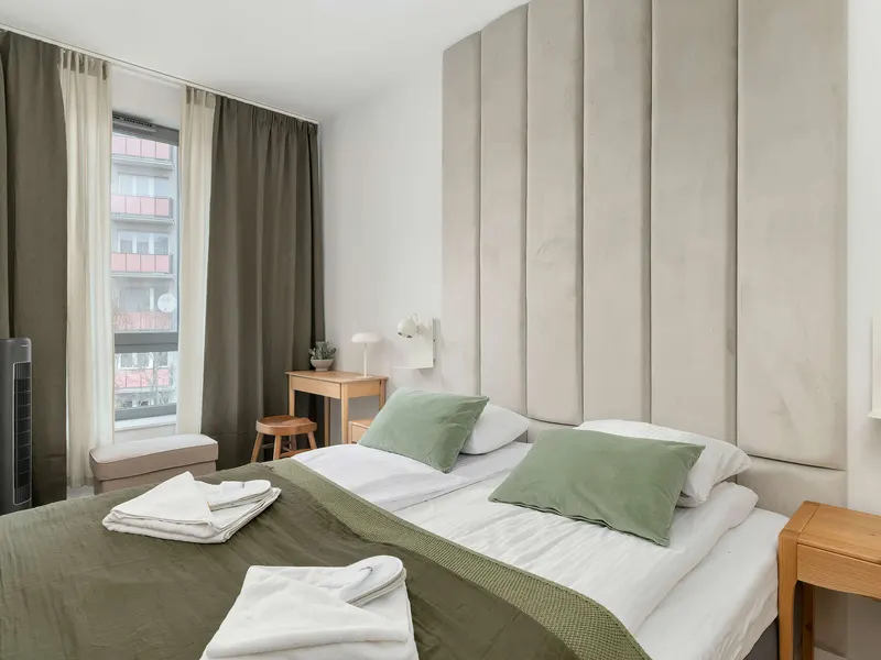 Elegant Apartment | Underground Parking, Balcony – photo 2