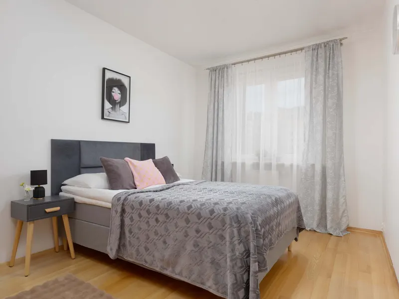 Komfortowy Apartament z Balkonem | Parking w Garażu – zdjęcie 2