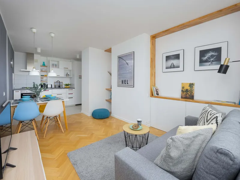 Helles Appartement mit Balkon | Parkplatz, Nähe zu Bädern – Foto 3
