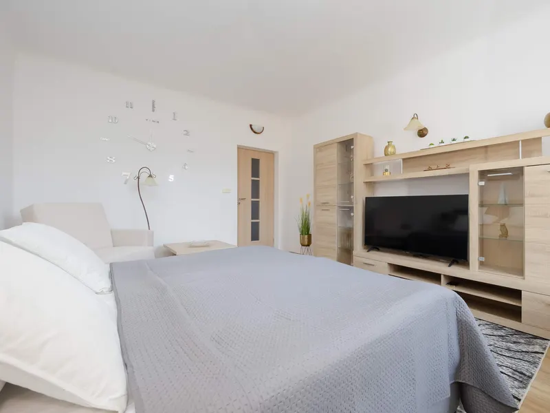 Comfortable Apartment for 6 Persons | Balcony in Zoliborz district – photo 5