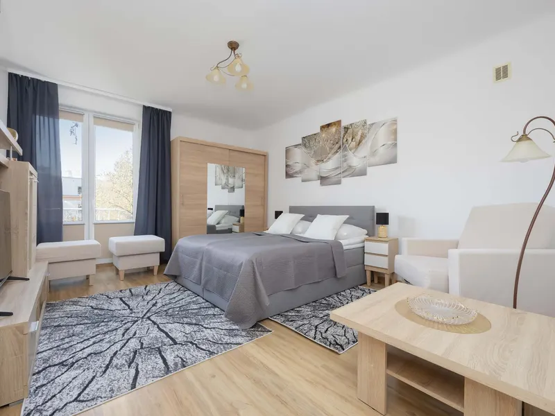 Comfortable Apartment for 6 Persons | Balcony in Zoliborz district – photo 1