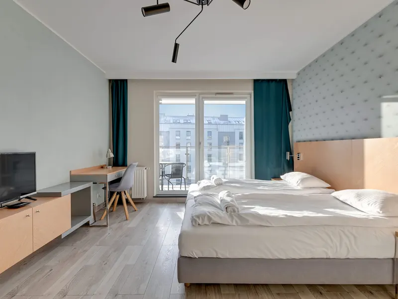 Modernes Studio im Zentrum | Balkon und Privatparkplatz – Foto 4