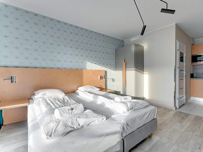 Modernes Studio im Zentrum | Balkon und Privatparkplatz – Foto 5