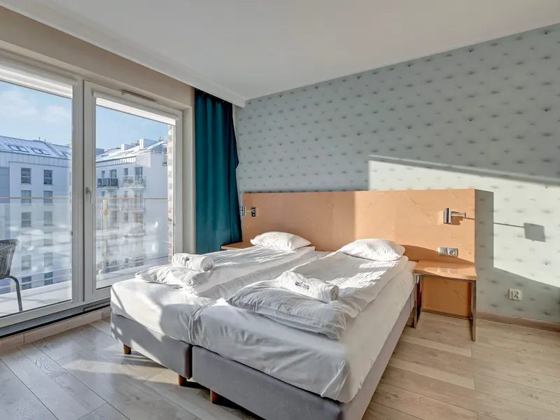 Modernes Studio im Zentrum | Balkon und Privatparkplatz – Foto 1