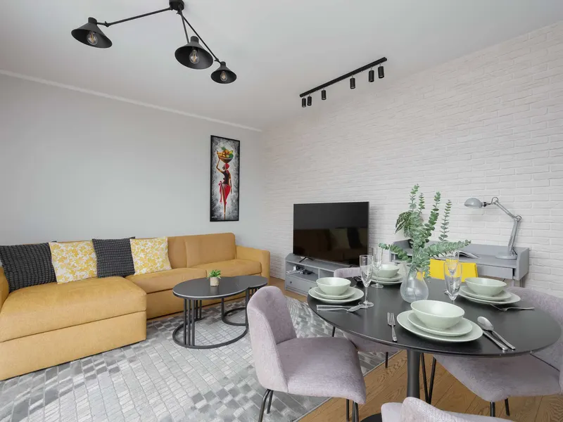 Modern Apartment with Balcony | Parking, Workspace – photo 1