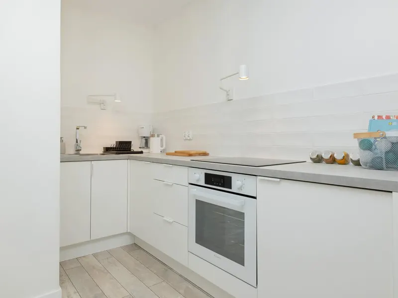 Słoneczny Apartament z Balkonem | Blisko Parku Zdrojowego – zdjęcie 3