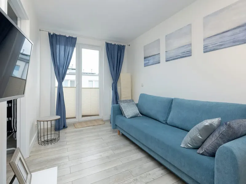 Słoneczny Apartament z Balkonem | Blisko Parku Zdrojowego – zdjęcie 1