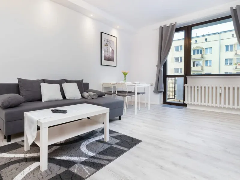 Cozy Apartment | Balcony | Parking | Close to SKM Station – photo 1