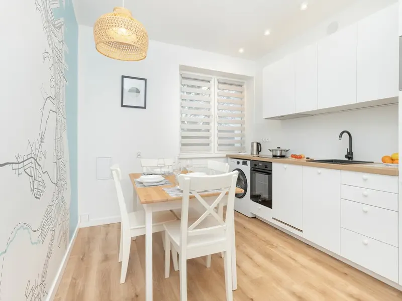 Praktyczny Apartament | Dwie Sypialnie, Miejsce do Pracy – zdjęcie 3