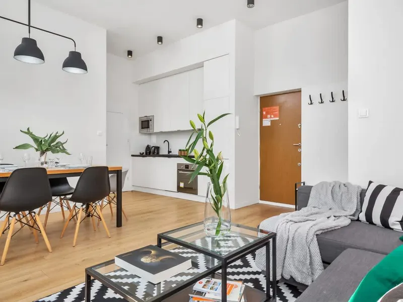 Przestronny Apartament | 2 Sypialnie i Widok na Centrum – zdjęcie 4