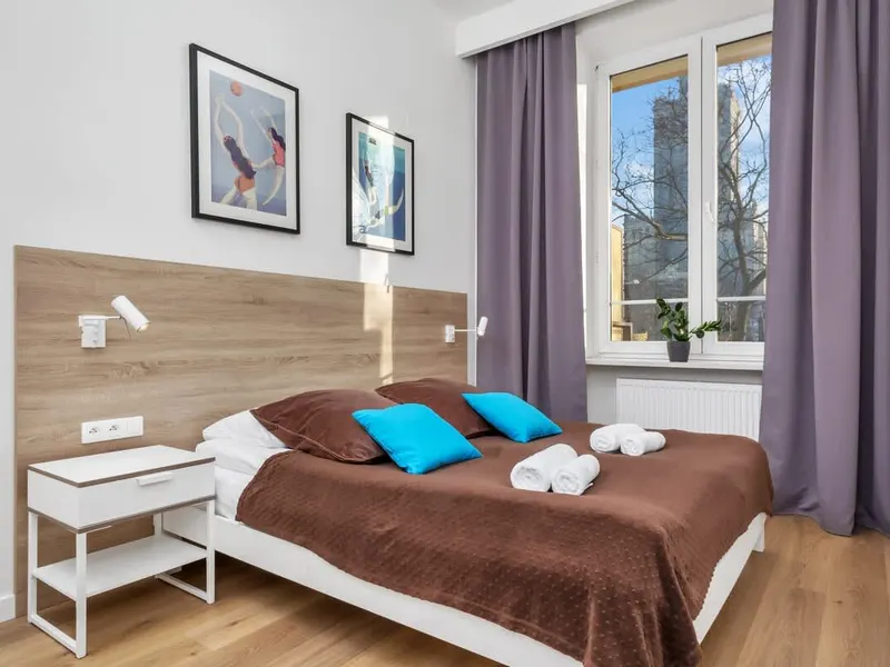 Przestronny Apartament | 2 Sypialnie i Widok na Centrum – zdjęcie 2