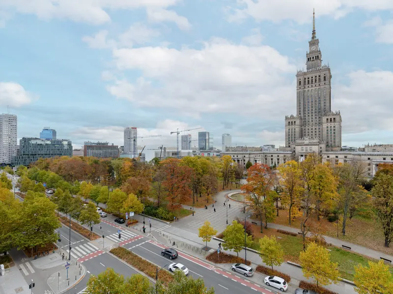 Bright Studio in the Center | Balcony with View of the Palace of Culture and Science – photo 5