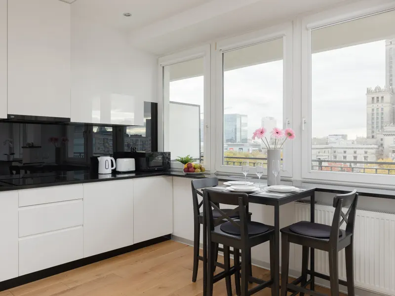 Bright Studio in the Center | Balcony with View of the Palace of Culture and Science – photo 3