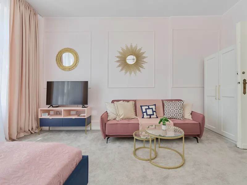 Stylowe Studio w Centrum Poznania | Smart TV – zdjęcie 2