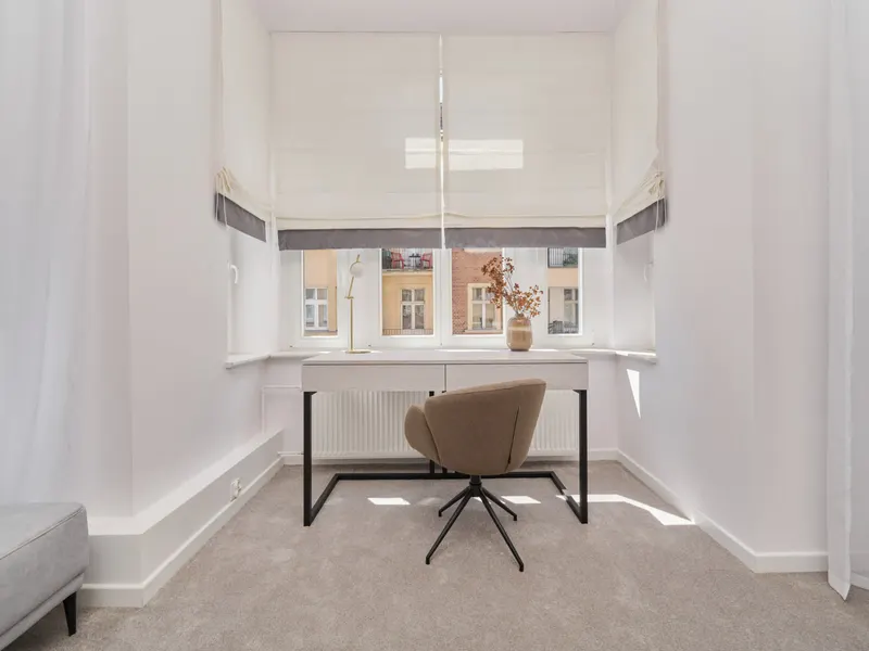 Elegancki Apartament w Kamienicy | Centrum, 2 Biurka do Pracy – zdjęcie 3