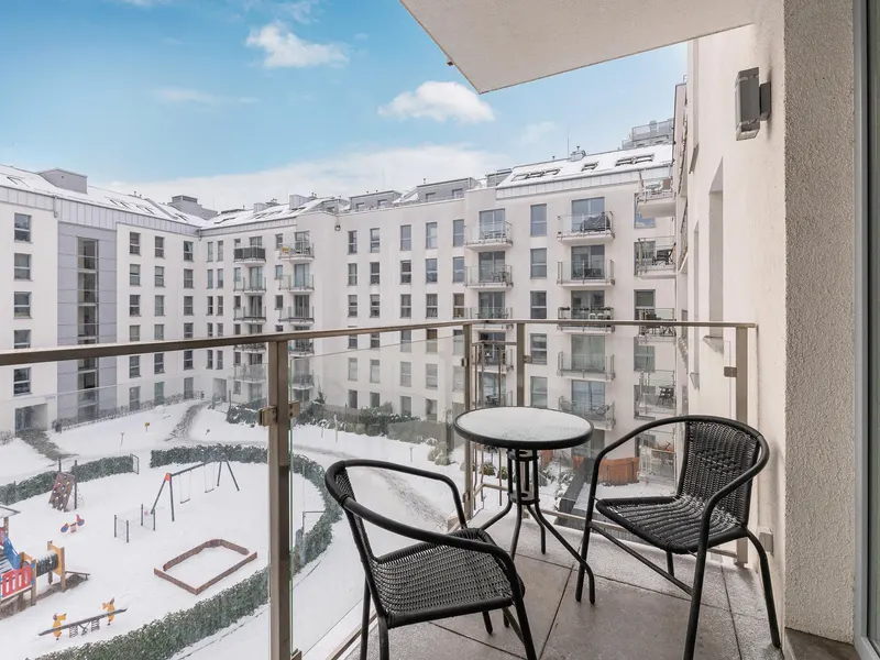 Cozy Studio | Balcony | Close to Attractions – photo 3