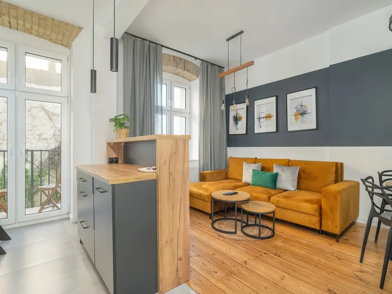 Stylowy Apartament | Balkon & Blisko Dworca Głównego – zdjęcie 1