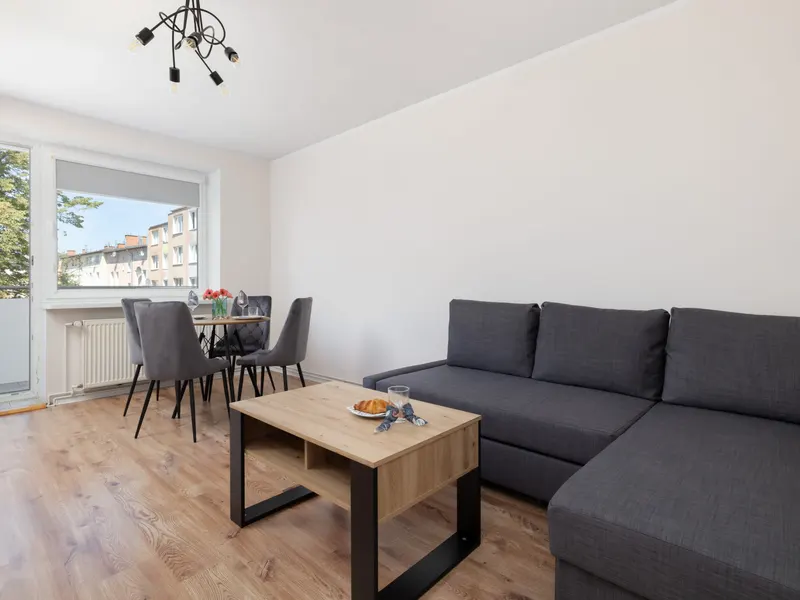 Przestronny Apartament | 2 Sypialnie | Miejsce do Pracy – zdjęcie 1