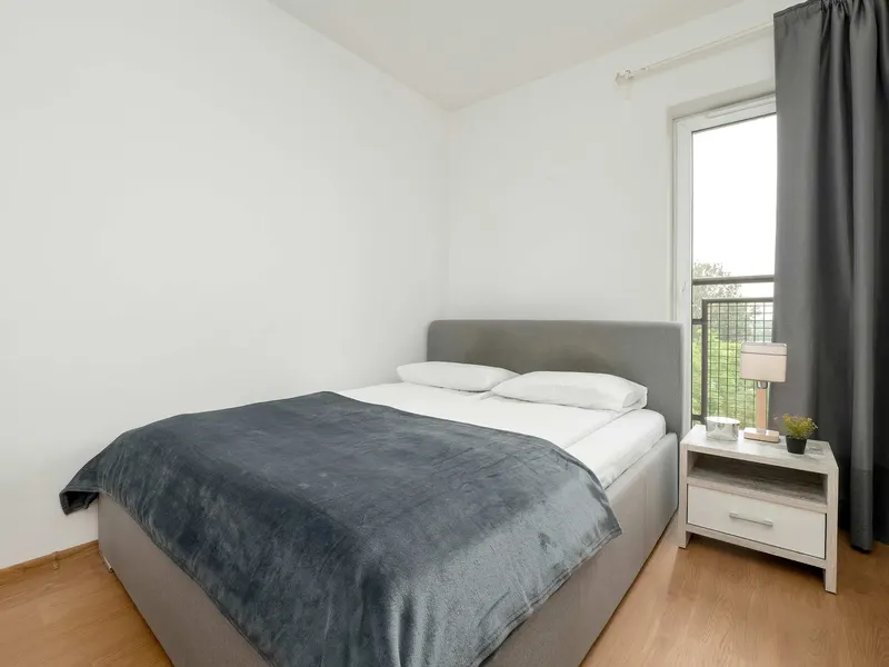 Przestronny Apartament | 2 Sypialnie, Balkon, Miejsce do Pracy – zdjęcie 2