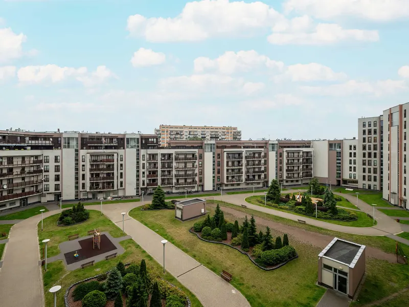 Przestronny Apartament | 2 Sypialnie, Balkon, Miejsce do Pracy – zdjęcie 4