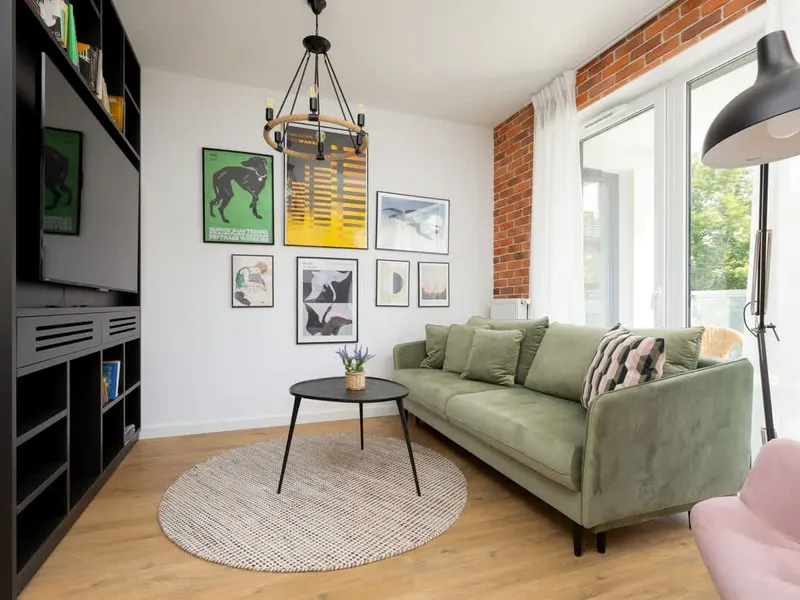 Stylish Apartment with Balcony | Parking | Workspace – photo 5