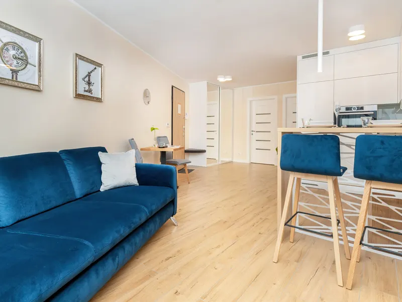 Stylowy Apartament w Centrum | Balkon i Parking – zdjęcie 1