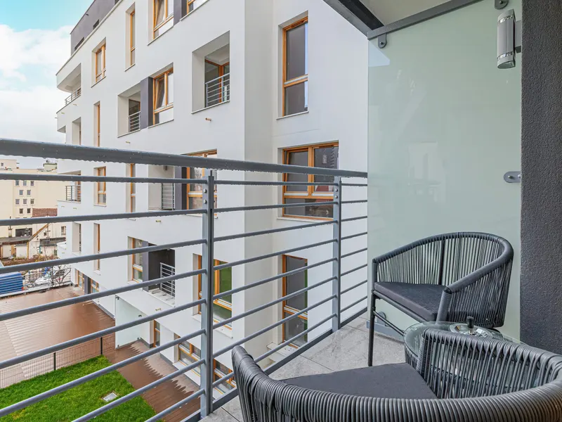 Stylowy Apartament w Centrum | Balkon i Parking – zdjęcie 5