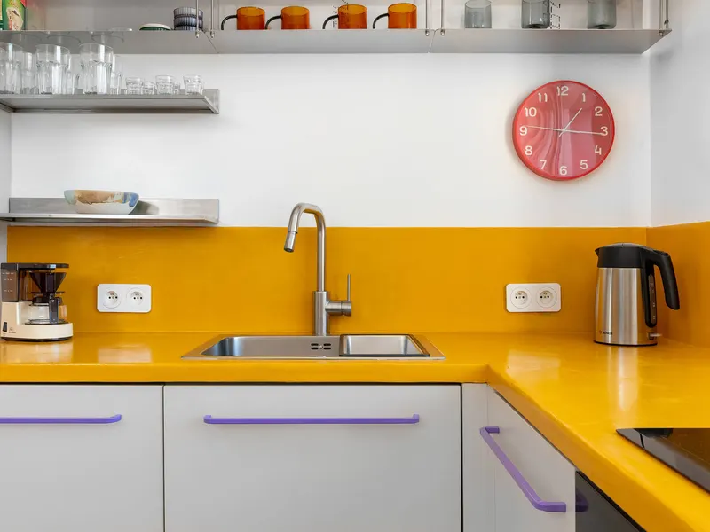 Kolorowy Apartament w Centrum | Balkon i Blisko Plaży – zdjęcie 3