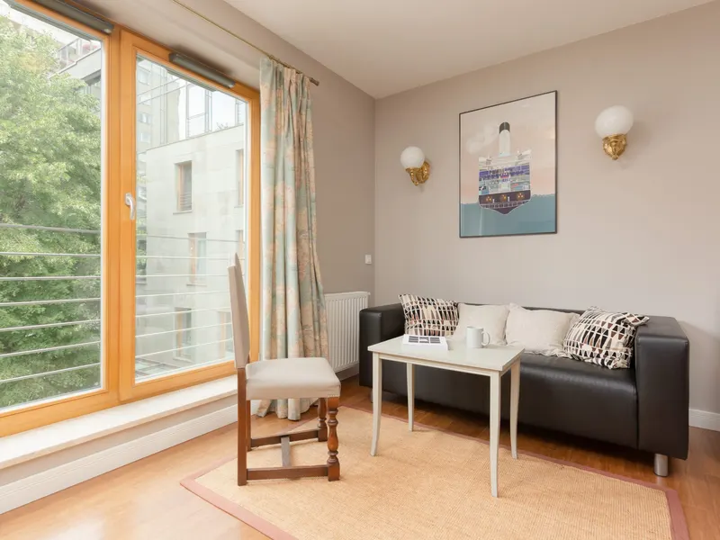 Przestronny Apartament w Centrum | Parking, Blisko Plaży – zdjęcie 1