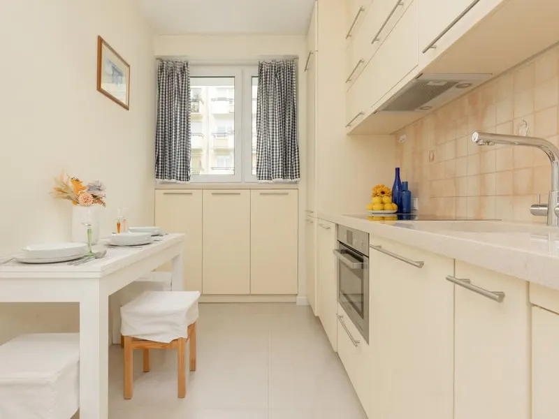 Elegant Apartment in the Center | Balcony | 2 Bedrooms – photo 3