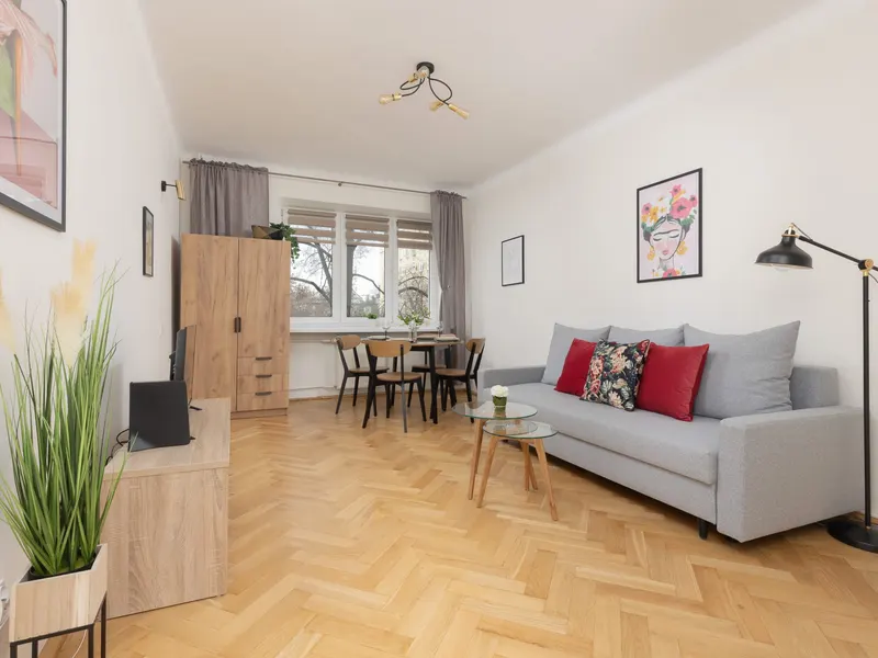 Stylish Apartment in Mokotow | Work Desk | Bathtub – photo 2