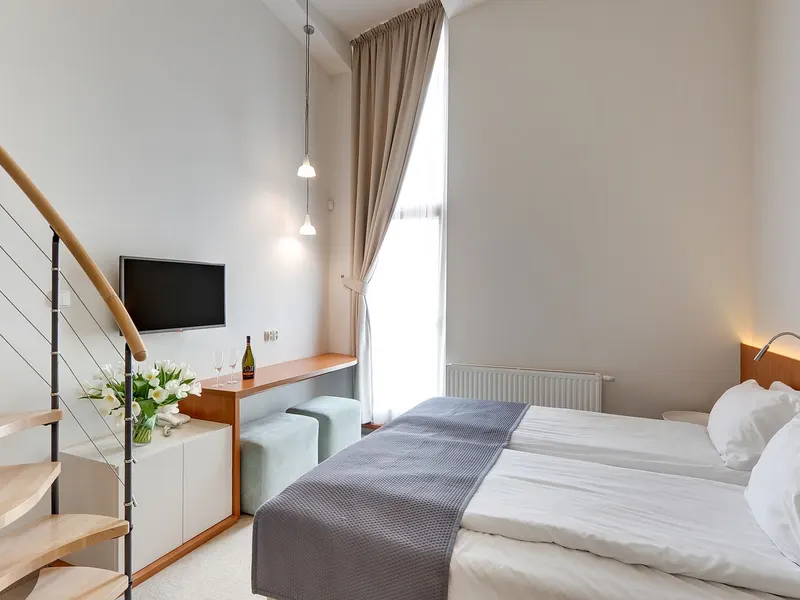 Stilvolles Studio mit Mezzanine | Klimaanlage und Parkplatz – Foto 5