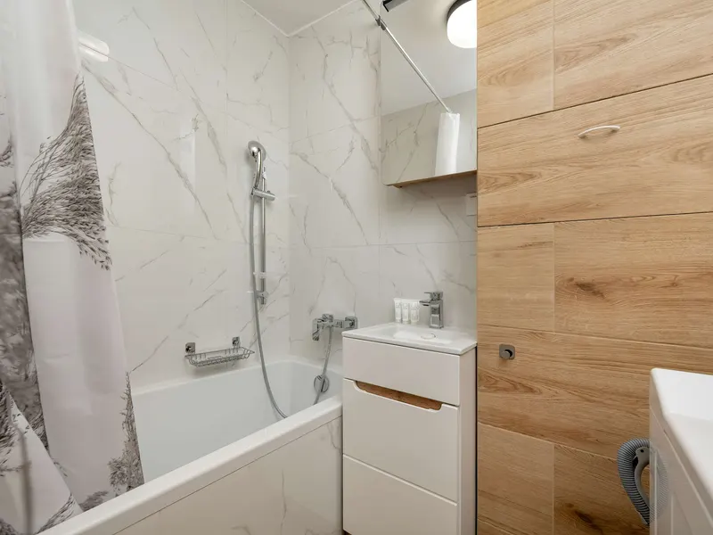 Funkcjonalny Apartament | Balkon, Miejsce do Pracy, 2 Sypialnie – zdjęcie 5