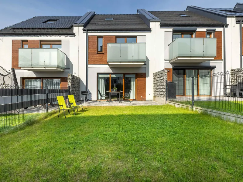 Spacious Apartment | 4 Bedrooms, Garden and Parking – photo 1