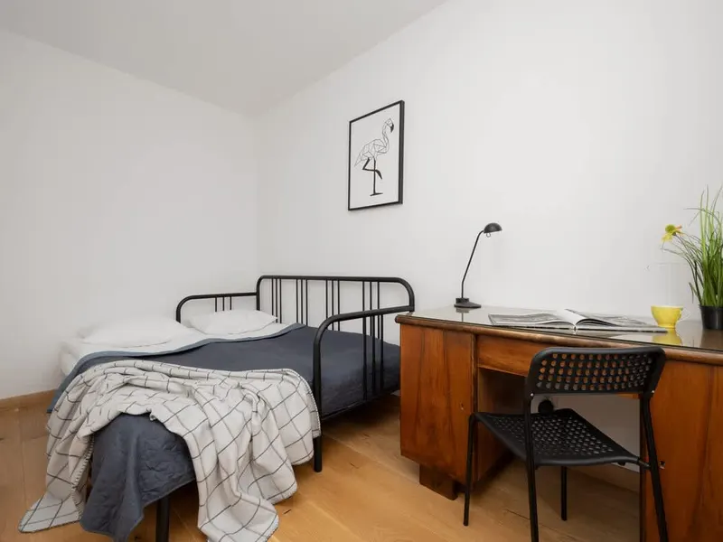 Air-conditioned Apartment in the Center | Balcony and Workspace – photo 2